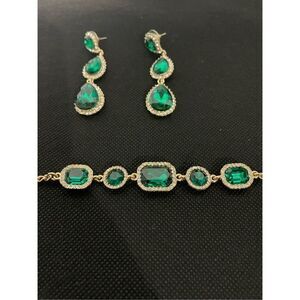 Green gem Earrings and bracelets set